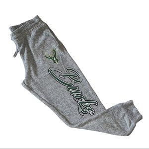 Milwaukee Bucks Gray  (Unisex)Jogger NWT Size: L…
